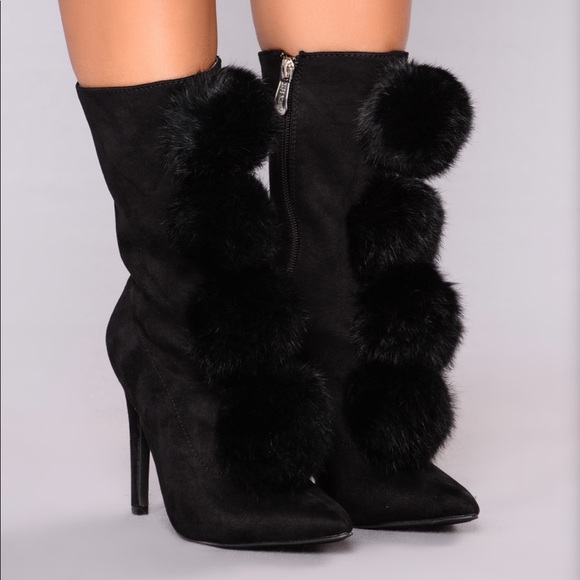 Pom Pom Booties - Picture 3 of 4